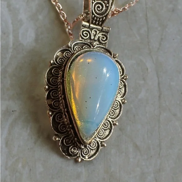 Moonstone Pendant Necklace - Picture 4 of 5